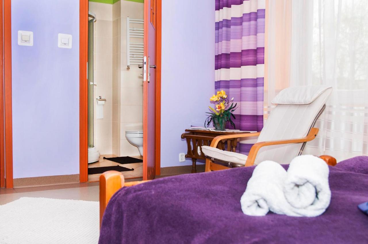 - Modlin Airport Homestay *