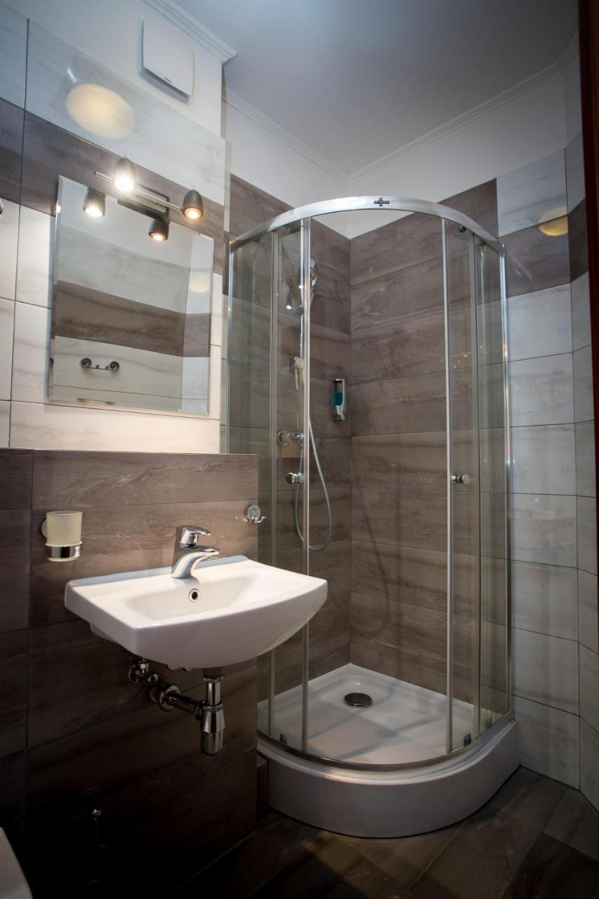 - Modlin Airport Homestay
