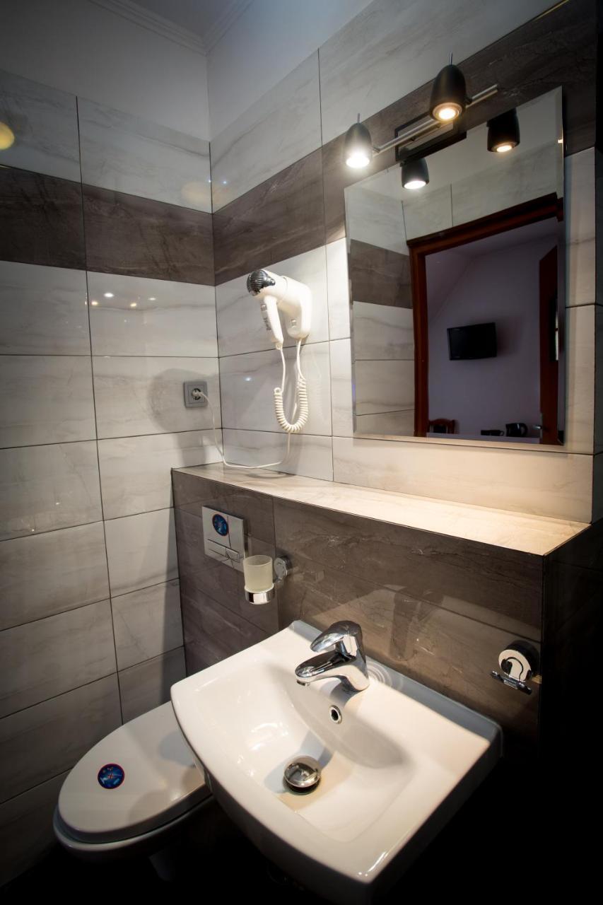 - Modlin Airport Homestay