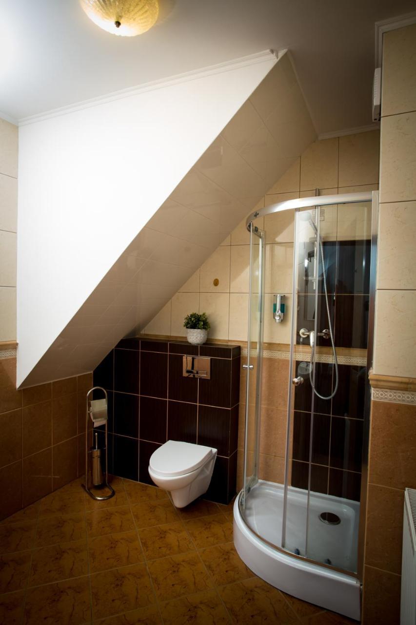 - Modlin Airport Homestay