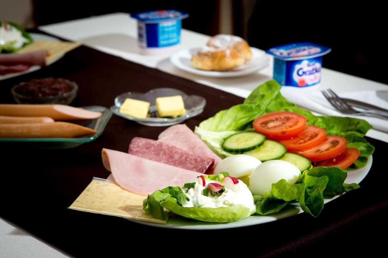 - Modlin Airport Homestay