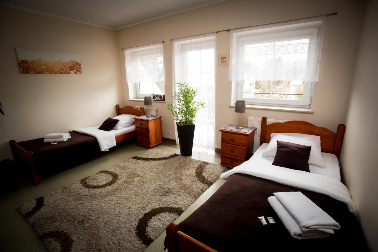 - Modlin Airport Privat overnatting *